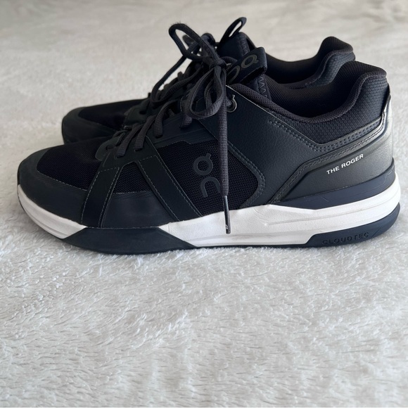 ON Running The Roger Clubhouse Pro Athletic Shoes Black White Men’s size 11 - Picture 2 of 10